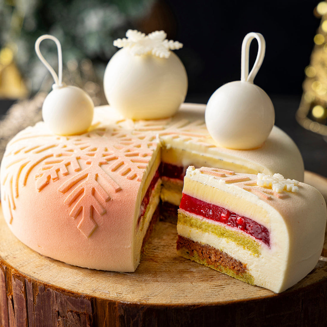 2025ラグジュアリーホテルのご褒美クリスマスケーキ3選