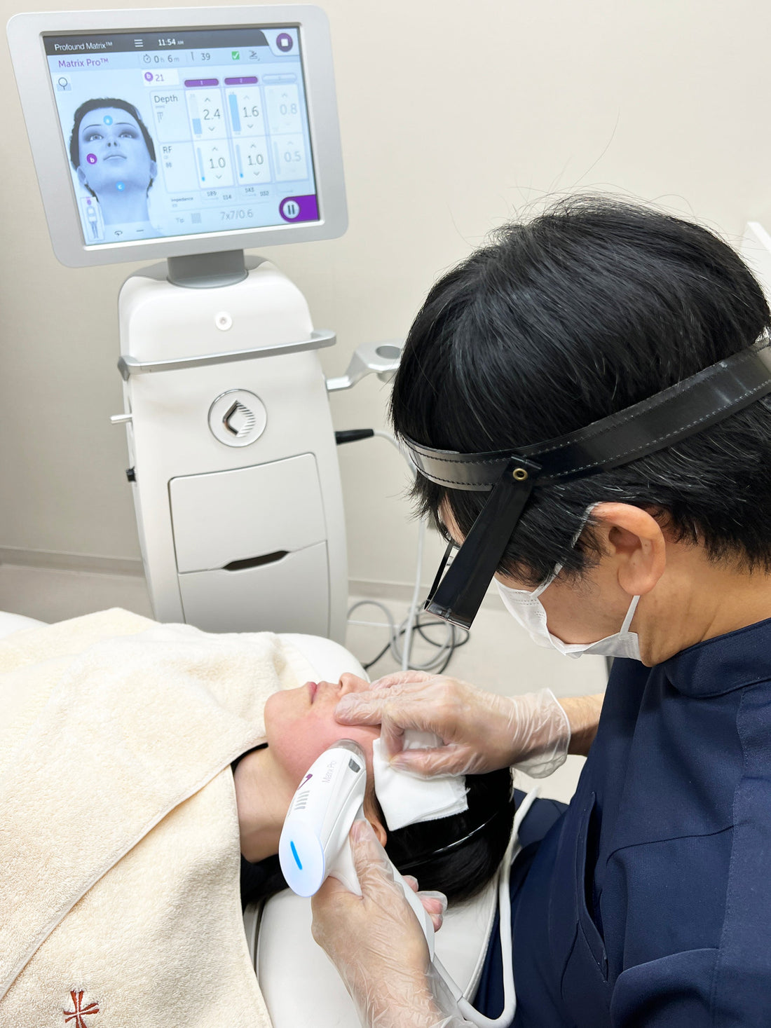進化系ニードルRFでたるんだ肌に一気に喝を入れて！