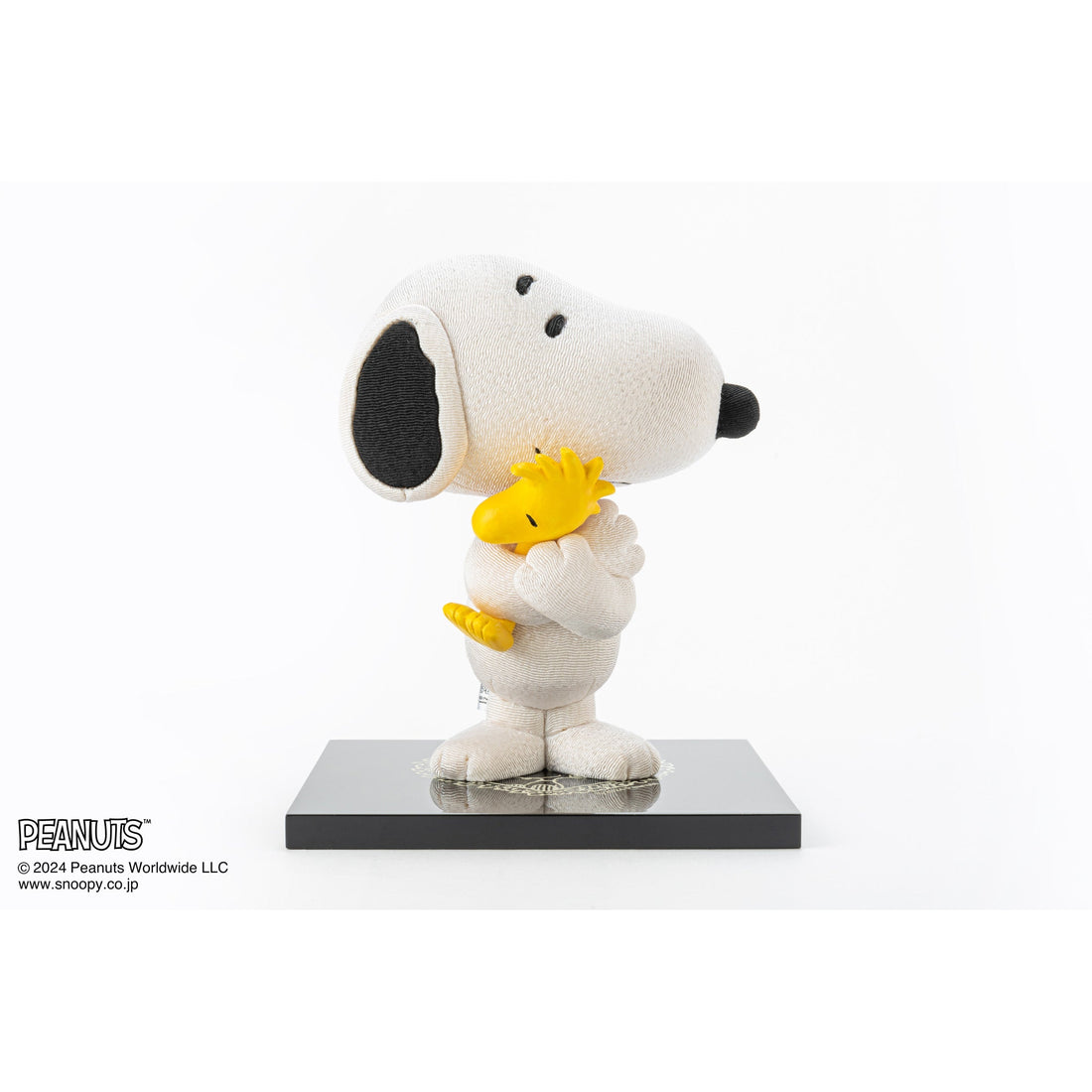 江戸木目込人形 PEANUTS［ビーグルハグ］
